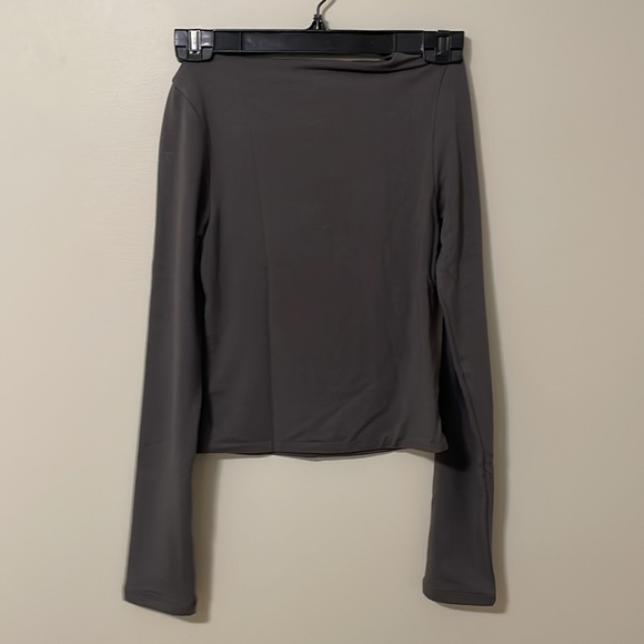 Re Ona - Signature Long Sleeve Top - Charcoal - XSmall - Picture 3 of 4